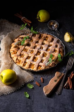 Kafes üst tabaka ile lezzetli elmalı turta