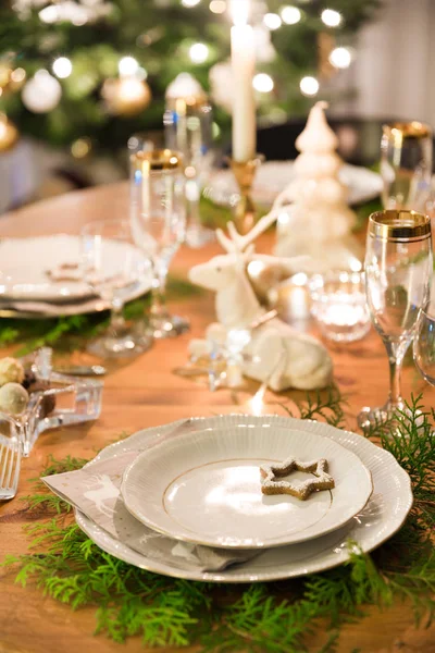 Beautiful Festive Christmas Table Setting — Stock Photo, Image