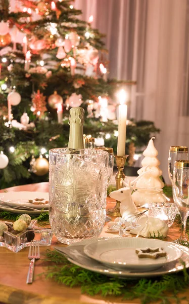 Beautiful Festive Christmas Table Setting — Stock Photo, Image