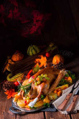 lezzetli çıtır tatlım kaz metal tepsi