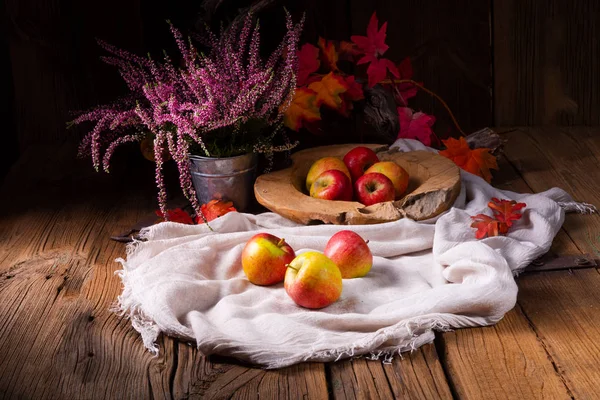 Resh Savoureuses Pommes Crabe Européennes Sur Fond Rustique — Photo