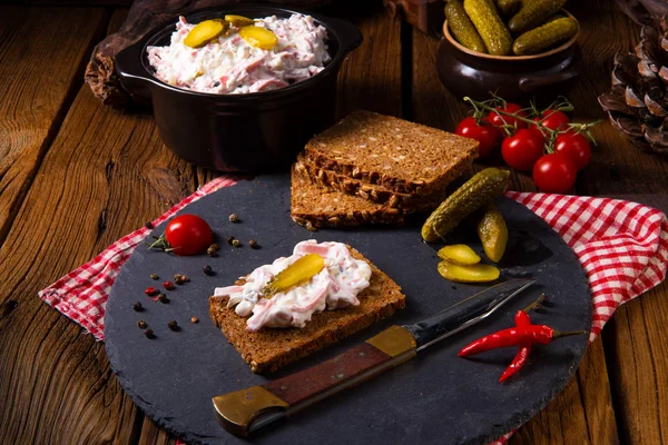 Delicious Spicy Meat Salad Cucumber Black Bread — Stock Photo, Image