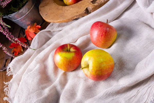 Resh Tasty European Crab Apples Rustic Background — Stock Photo, Image