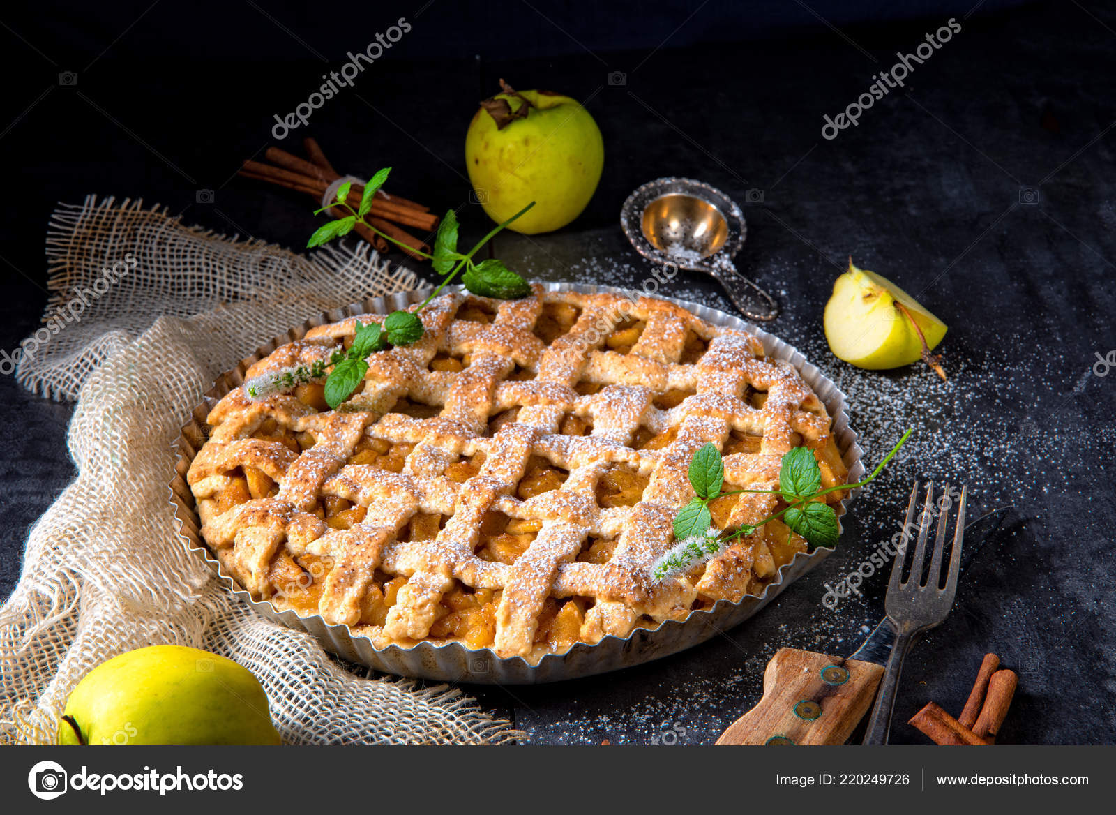 Leckere Apfelkuchen Mit Gitter Obere Kruste Stockfoto C Dar19 30