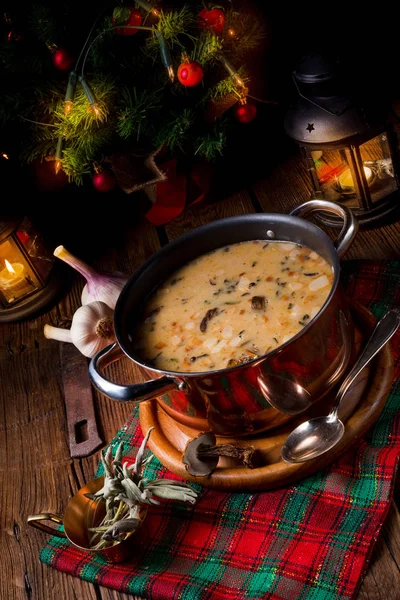 Sebuah Sup Jamur Natal Dengan Gaya Poles — Stok Foto