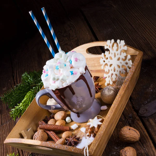 Beker Met Warme Chocolademelk Met Kleurrijke Mini Marshmallows Mix Houten — Stockfoto