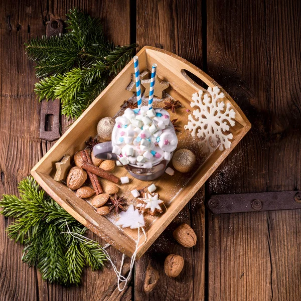 Kopp Med Varm Choklad Med Färgglada Mini Marshmallows Mix Träbricka — Stockfoto