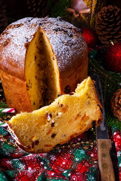 Delicious Genuine Italian Mum Christmas Panettone Close — Stock Photo, Image