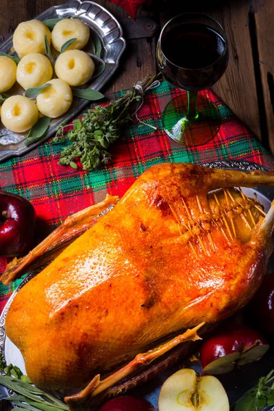 Festive Stuffed Roast Goose Red Apples — Stock Photo, Image