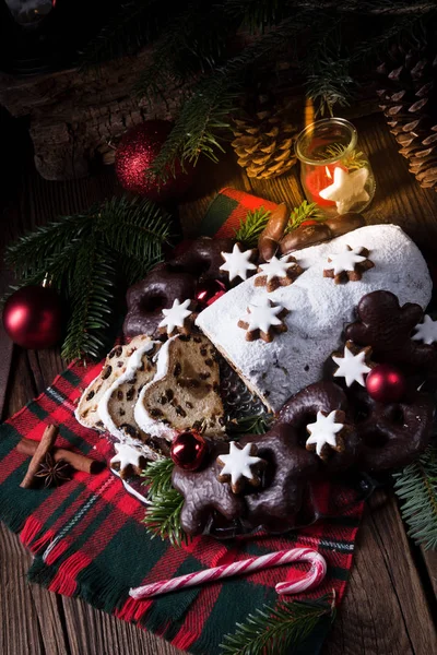 Délicieux Dresdner Christstollen Avec Massepain Raisins Secs Concept Noël — Photo