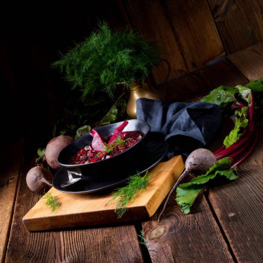 Rus usulü lezzetli kırmızı dua çorbası.