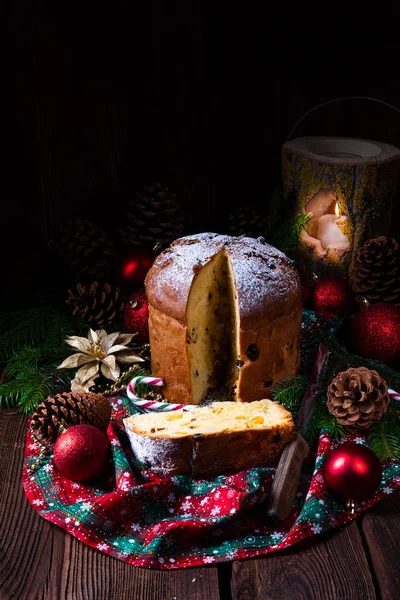 Una Deliciosa Madre Italiana Genuina Navidad Panettone — Foto de Stock