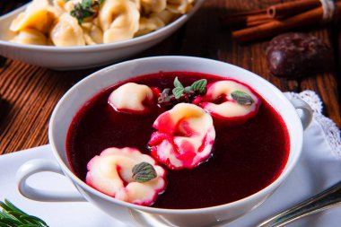 Noel Pancar çorbası-Pancar çorbası ile küçük köfte