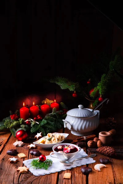Sopa Beterraba Natal Borscht Com Pequenos Bolinhos — Fotografia de Stock