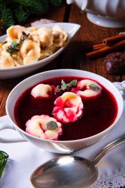 Noel Pancar çorbası-Pancar çorbası ile küçük köfte