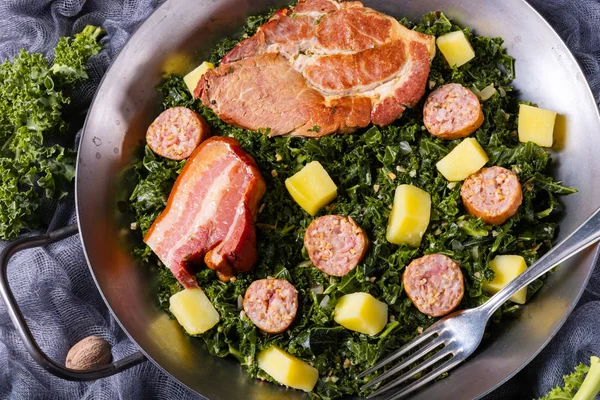 Leckere Grünkohlpfanne Mit Pinkel Und Kassler — Stockfoto