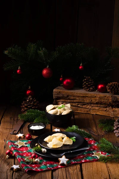 Pierogi Natal Polonês Com Chucrute Cogumelos — Fotografia de Stock