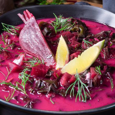 Borschtsch kırmızı dualı bir Doğu Avrupa klasiği