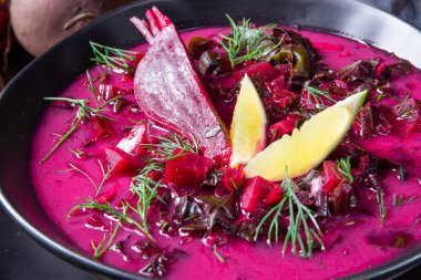 Borschtsch kırmızı dualı bir Doğu Avrupa klasiği