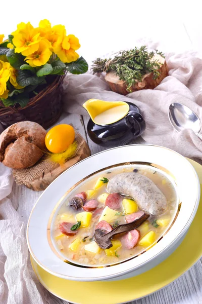 Una Sopa Pascua Polaca Con Salchichas Blancas Caseras Champiñones —  Fotos de Stock