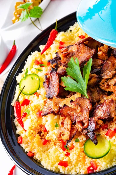 Tajín Con Cuscús Verduras Carne Sobre Fondo Blanco —  Fotos de Stock