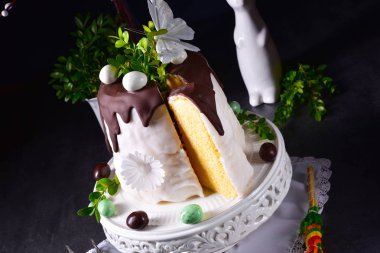 Paskalya kek şeker ve çikolata sır