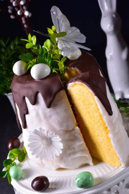 Paskalya kek şeker ve çikolata sır