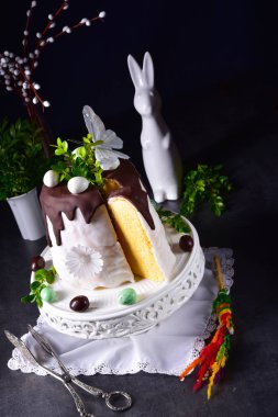Paskalya kek şeker ve çikolata sır