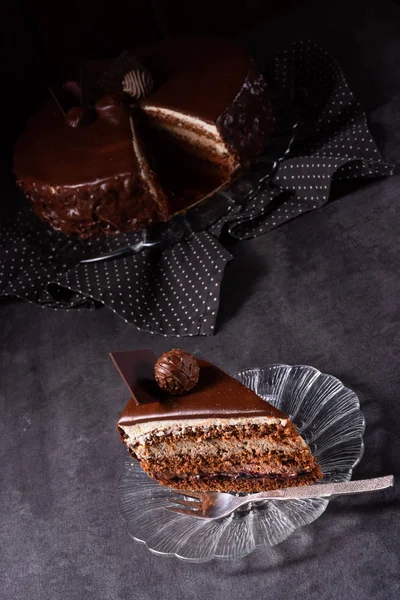 Chocoladetaart Luchtige Biscuit Een Crème Van Room Chocolat — Stockfoto