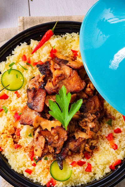 Tajín Con Cuscús Verduras Carne Sobre Fondo Blanco —  Fotos de Stock