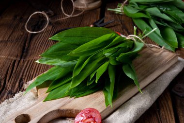 Allison ursinum taze Ramson ve bir sürü değerli vitamin.