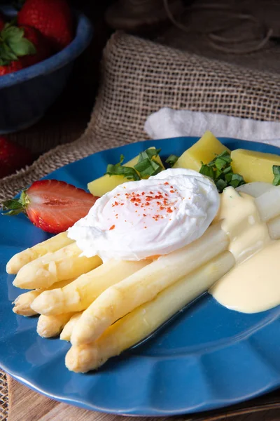 Gotowane Szparagi Jajkiem Ziemniakami — Zdjęcie stockowe