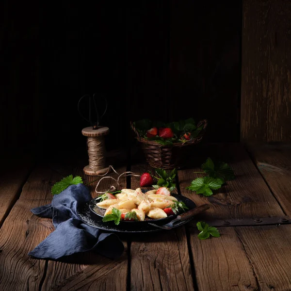 Kopytka Polnische Kartoffelknödel Mit Erdbeeren — Stockfoto