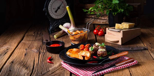 Meatballs Potato Quarters Oven — Stock Photo, Image