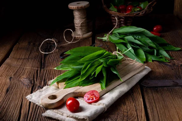 Allium ursinum fresh ramson with lots of valuable vitamins — Stock Photo, Image