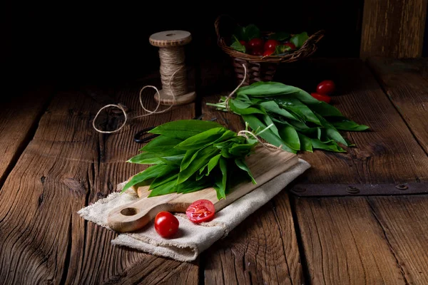 Allium ursinum fresh ramson with lots of valuable vitamins — Stock Photo, Image