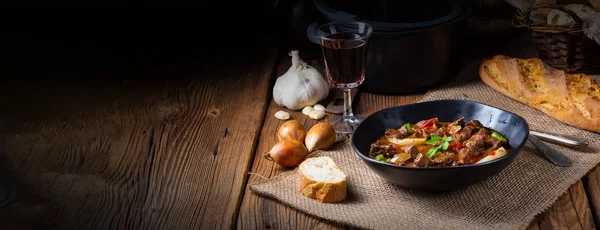 Classic beef goulash with peppers and onions — Stock Photo, Image