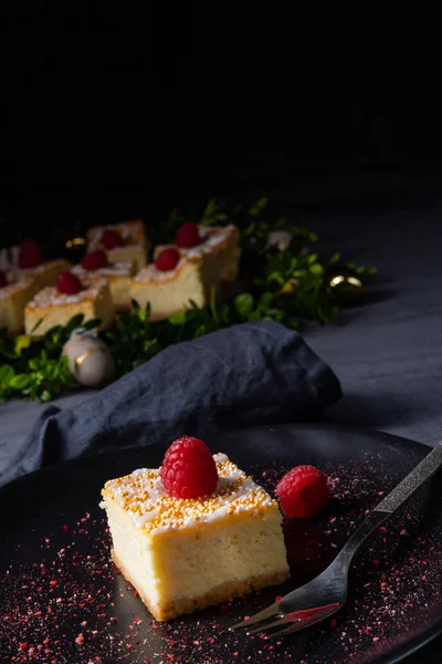 Delicioso pastel de queso festivo de la lata —  Fotos de Stock