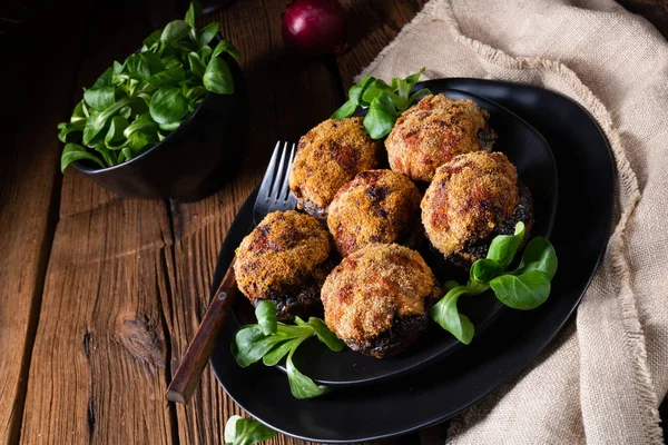 Gevuld met gehakt en gebakken Champignons — Stockfoto