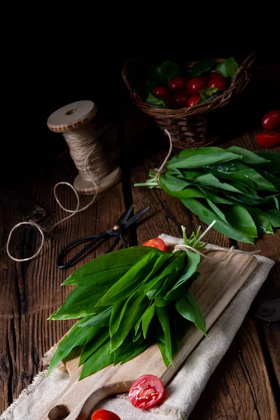 Allium ursinum fresh ramson with lots of valuable vitamins — Stock Photo, Image