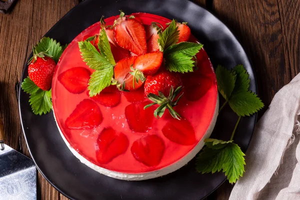 Delicioso pastel de quark crema con fresas —  Fotos de Stock