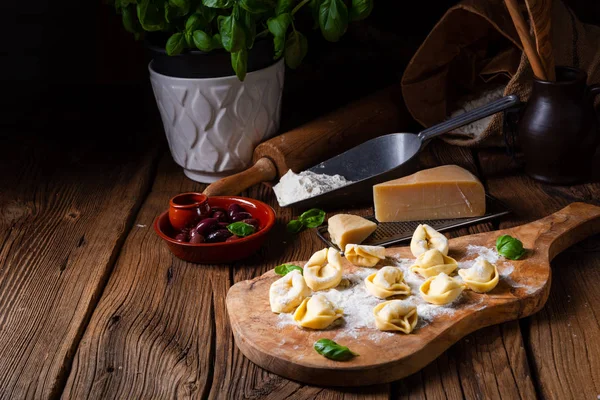 Вкусное блюдо Fellini di formaggio с начинкой из сыра и перца — стоковое фото