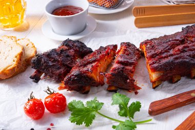 Kömür ızgarasından pirzola.