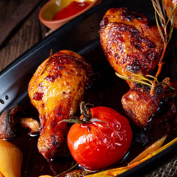 Izgara tavuk budu ve tatlı patates salamurası.