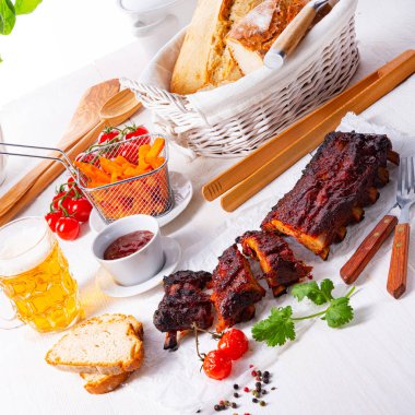 Kömür ızgarasından pirzola.