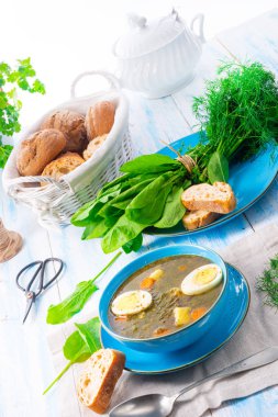 Patates ve yumurtalı kuş çorbası.