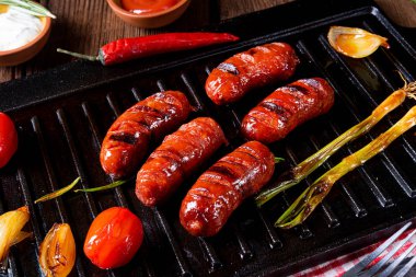 Domates Bruschetta ile Chili chorizo sosis