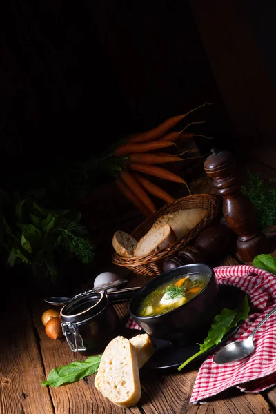Rustikal Sorrel polévka s brambory a smetanou — Stock fotografie