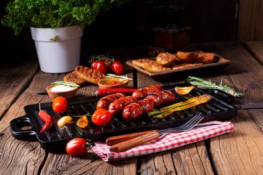 Domates Bruschetta ile Chili chorizo sosis