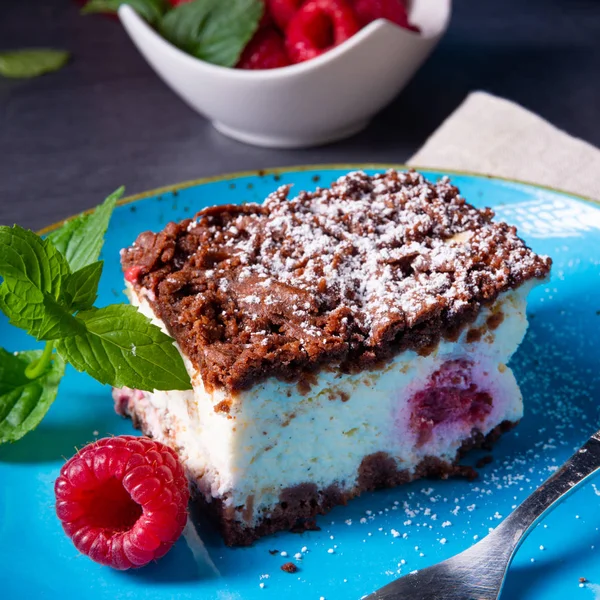 Gâteau au fromage aux framboises mascarpone et chocolat — Photo